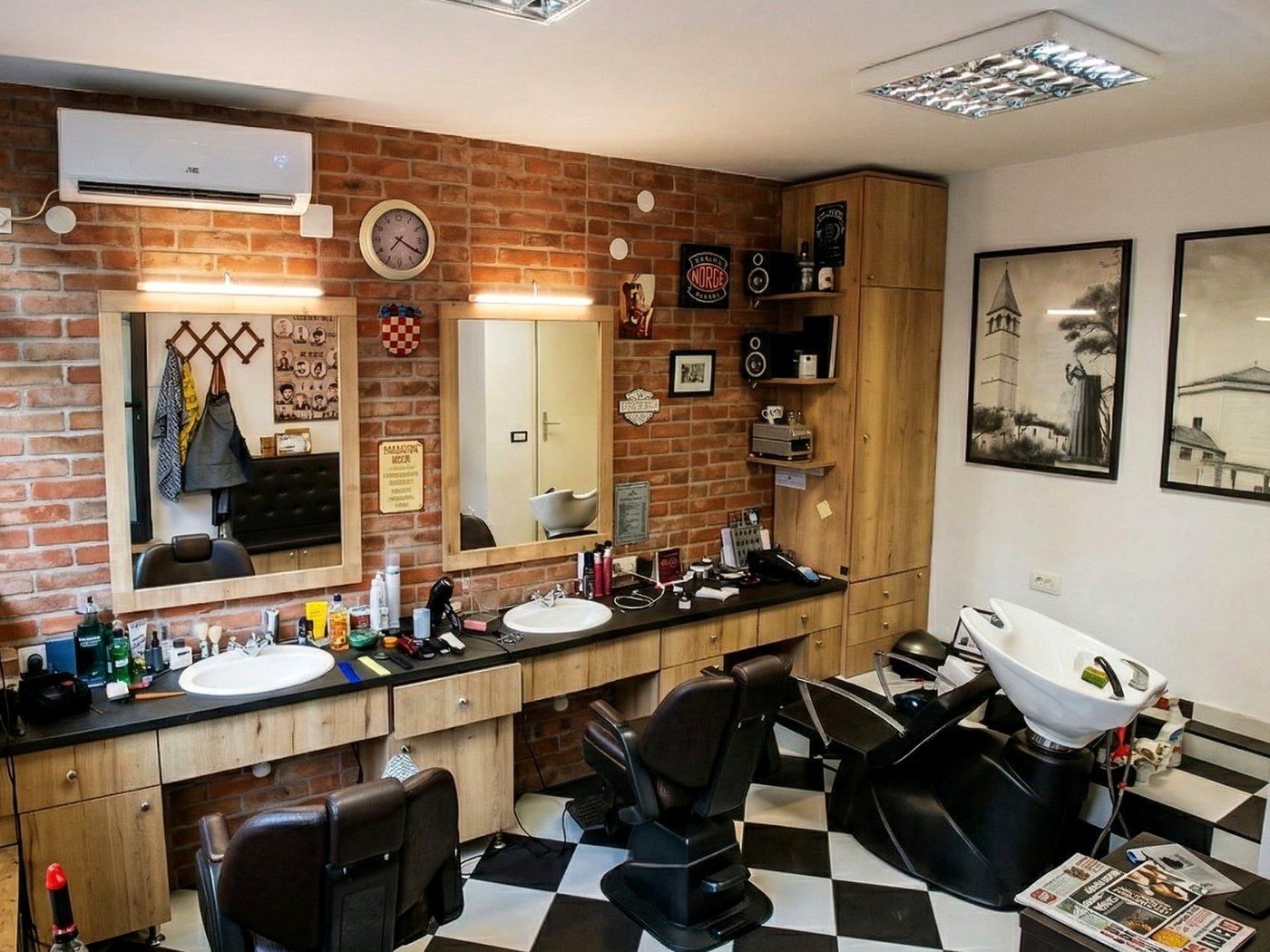 Salon danas
